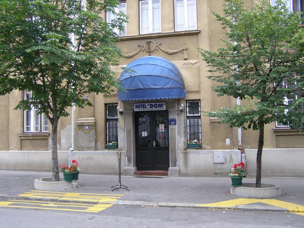 Hotel Dom Belgrade Extérieur photo